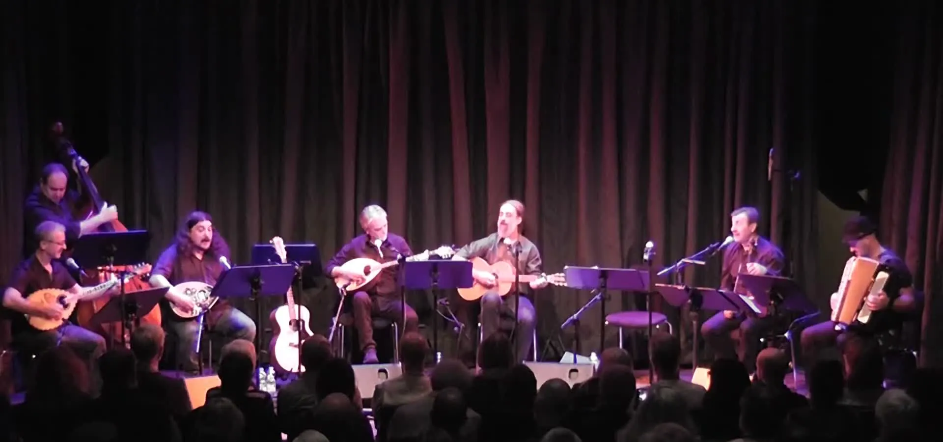 Reboublika-Ensemble auf der Bühne im Gasteig